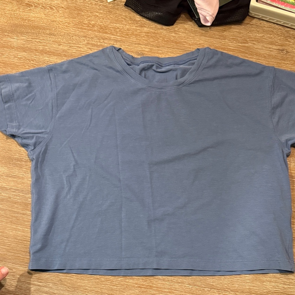 lululemon athletica Cates Tee - Size 2 - Never Worn - W/O Tags. Slate Blue